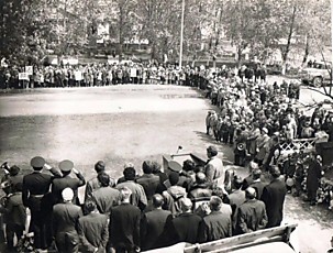 п. Маслова Пристань. Митинг в честь Дня Победы. Конец 1970-х гг.